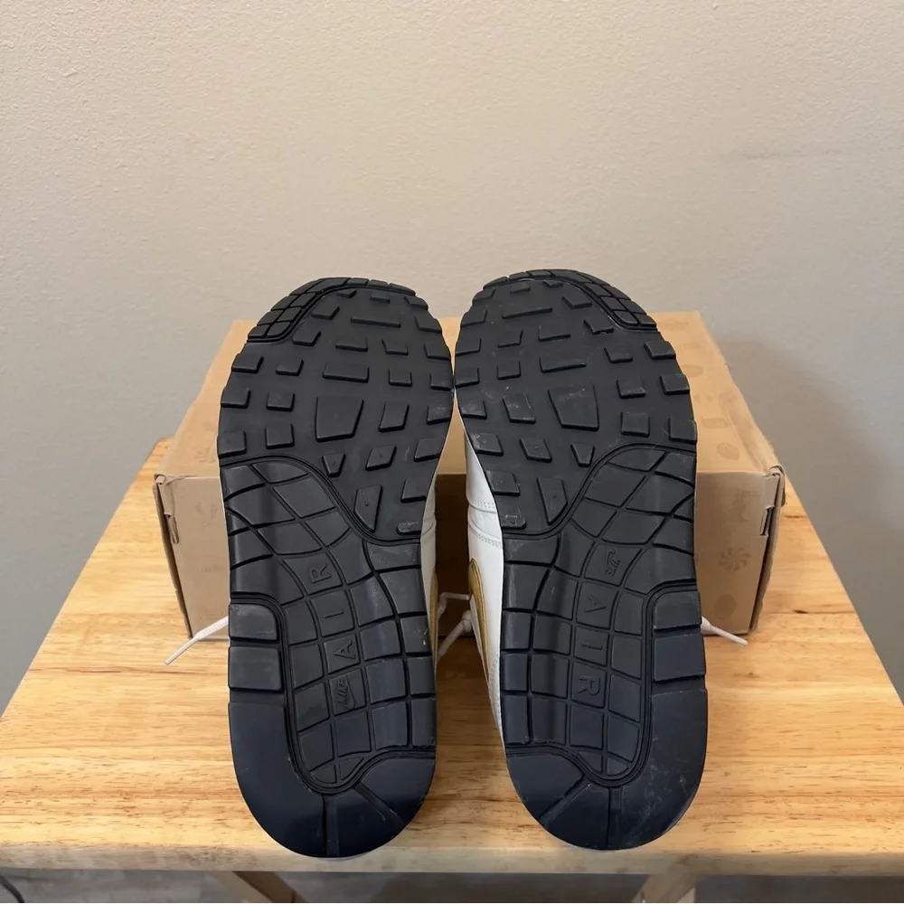 Nike Air Max 1 Premium QS Gold Trophy - Picture 9 of 9